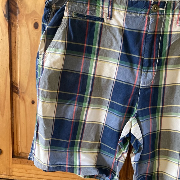 Men’s American Eagle Classic blue green red plaid chino Bermuda shorts size 48 - Picture 2 of 8